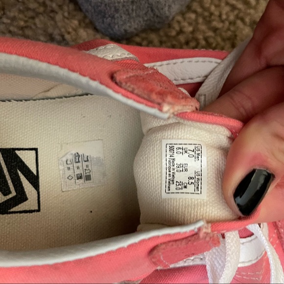 Pink vans! - Picture 4 of 6